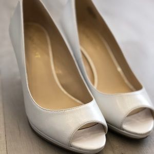 Nine West white leather peeptoe heels